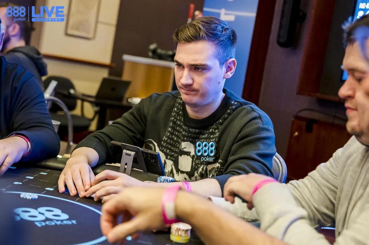 Sfaturi de top pentru a atinge performanța maximă la poker - Limitarea distragerilor